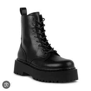 Steve Madden Black Combat Moto Lace-Up Platform Boots